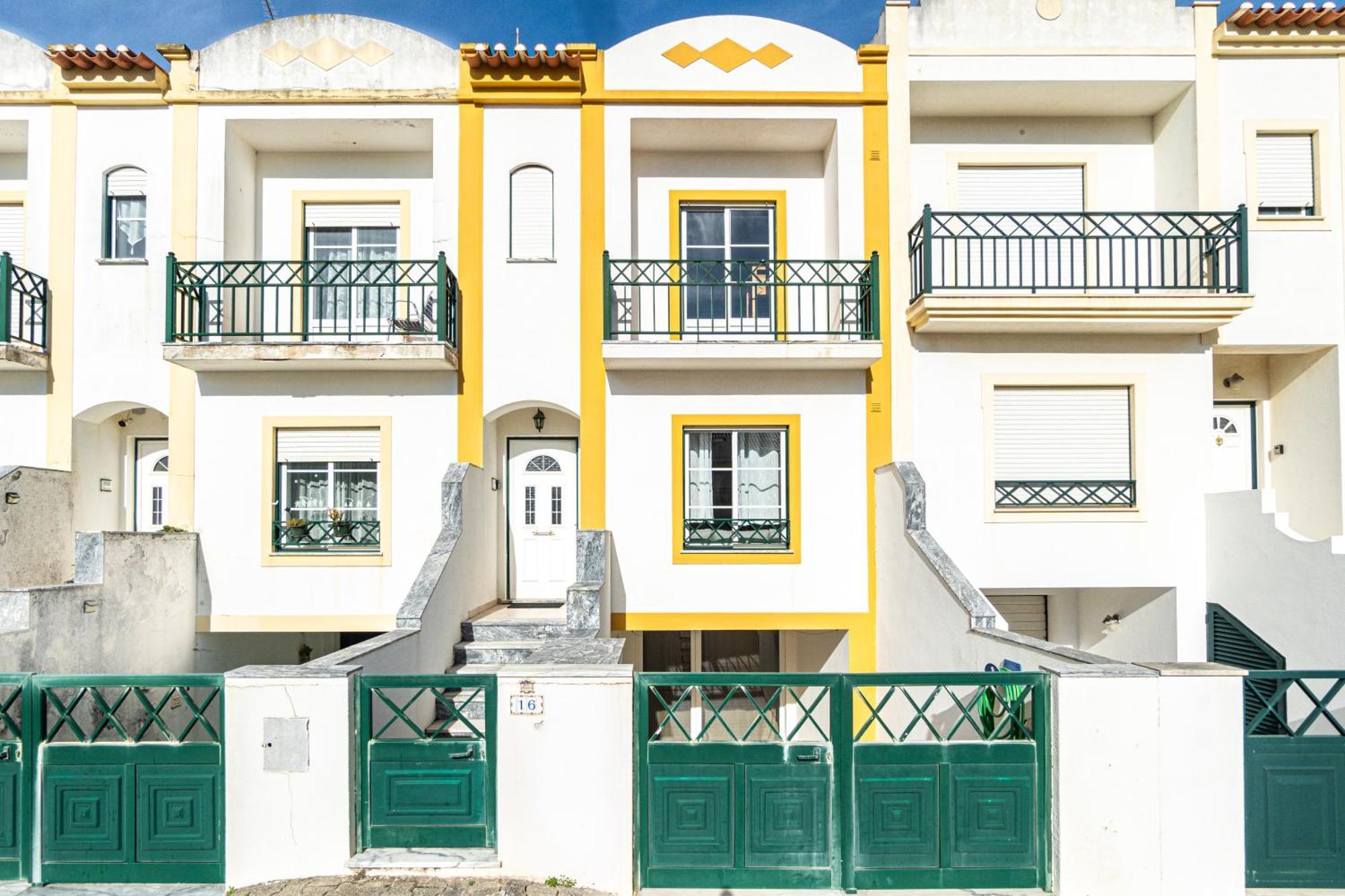 Baleal Happiness Surf House Villa Ferrel  Bagian luar foto